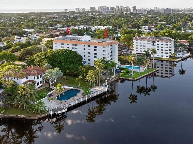 Building Photo - 1881 Middle River Dr