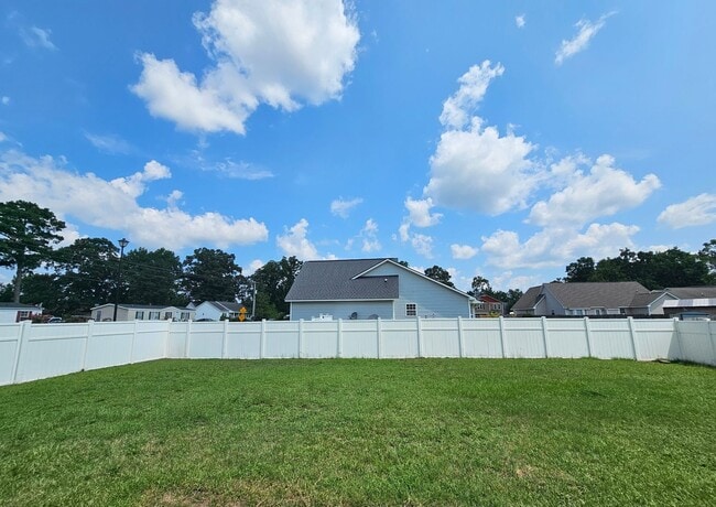 Building Photo - 7796 Buttonwood Ave