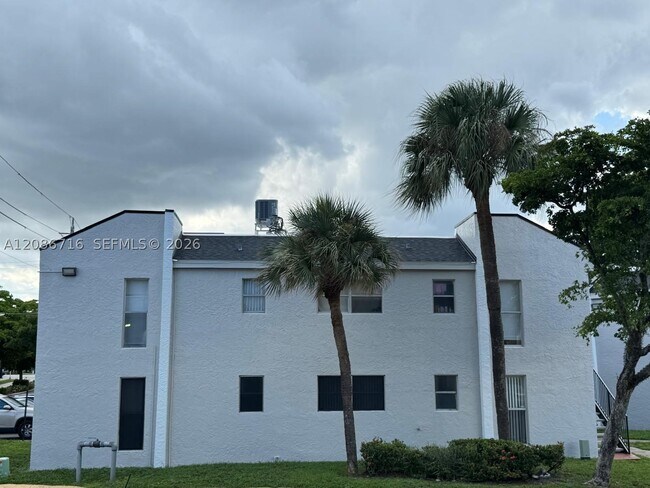 Building Photo - 4527 Treehouse Ln