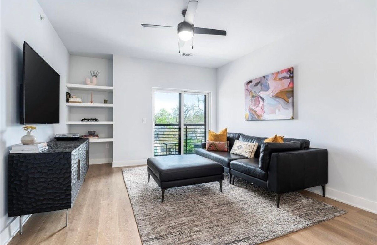 Building Photo - 3101 Govalle Ave