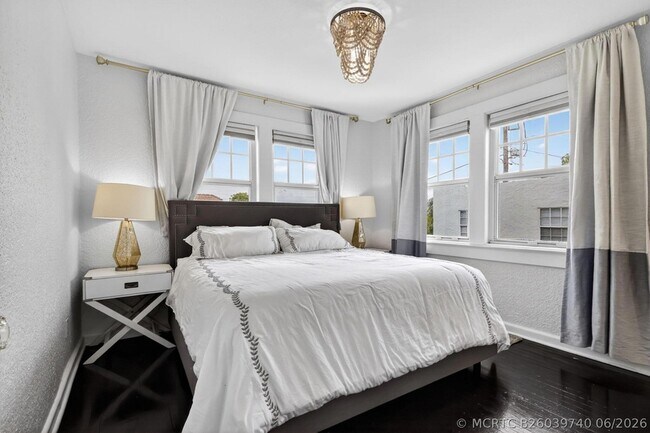 Building Photo - 412 El Prado