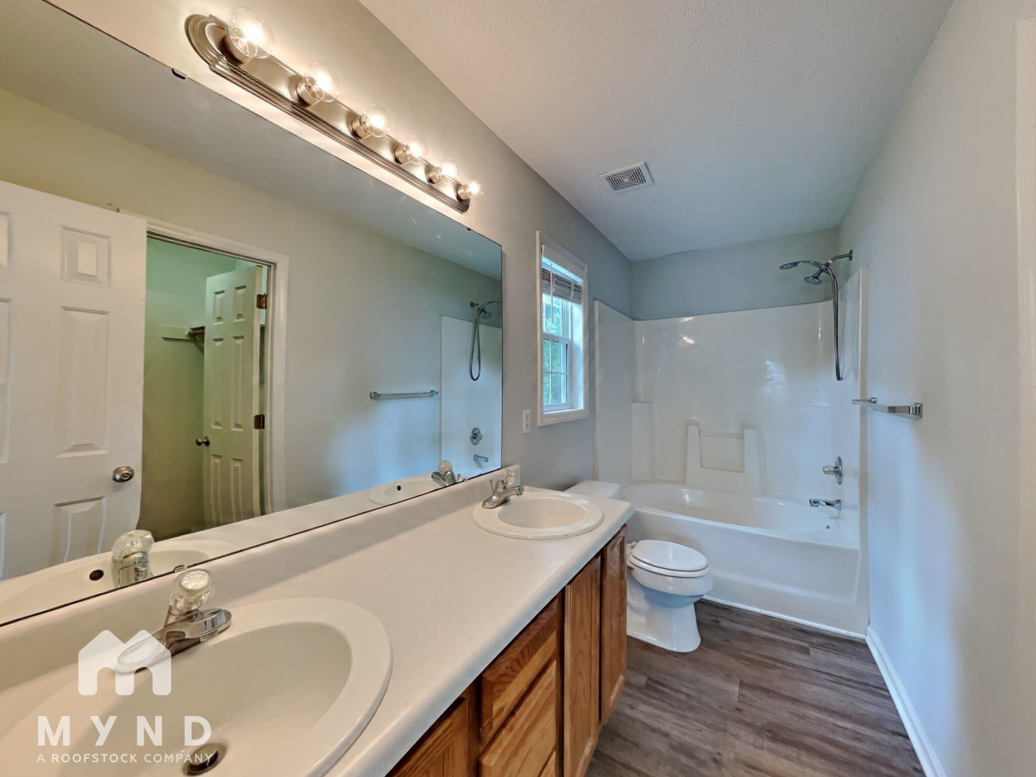 Building Photo - 2036 Ballston Pl