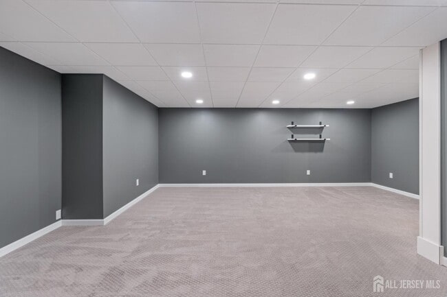 Building Photo - 15 Faxon Dr