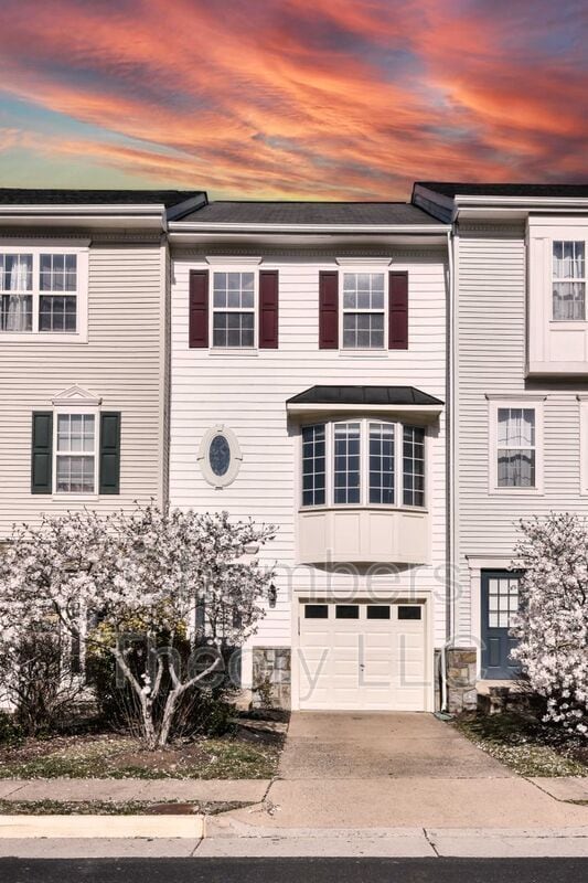 Building Photo - 2017 Capstone Cir