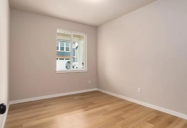 Building Photo - 122 N Trl Rd