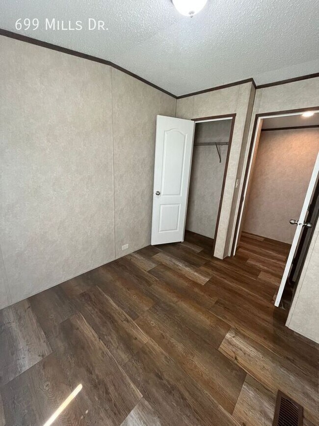 Building Photo - 699 Mills Dr.-