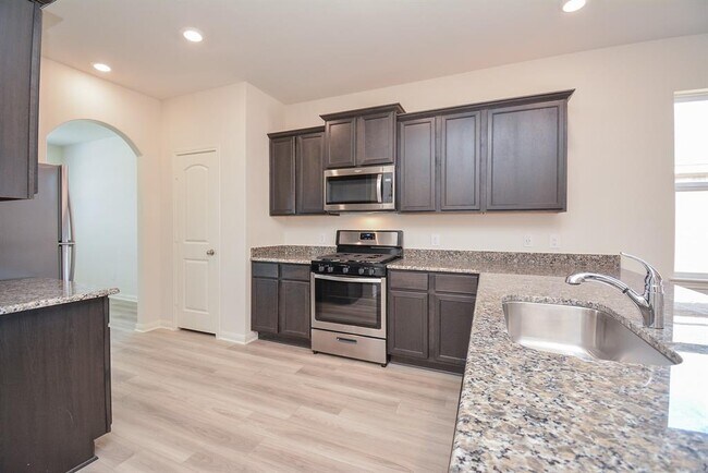 Building Photo - 569 Amberwood Pk Dr