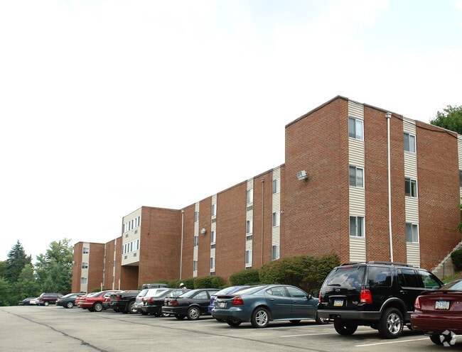 Building Photo - Villa Riviera Apartments