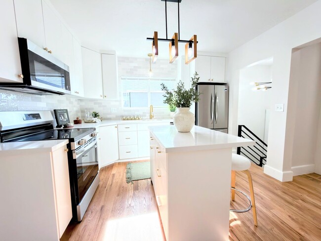 Building Photo - Beautiful Remodeled Home