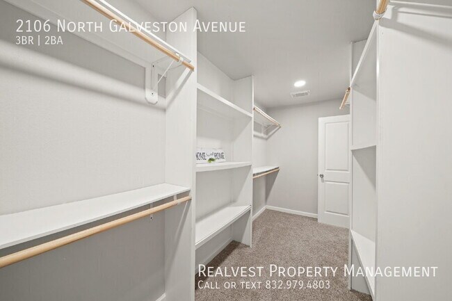 Building Photo - 2106 N Galveston Ave