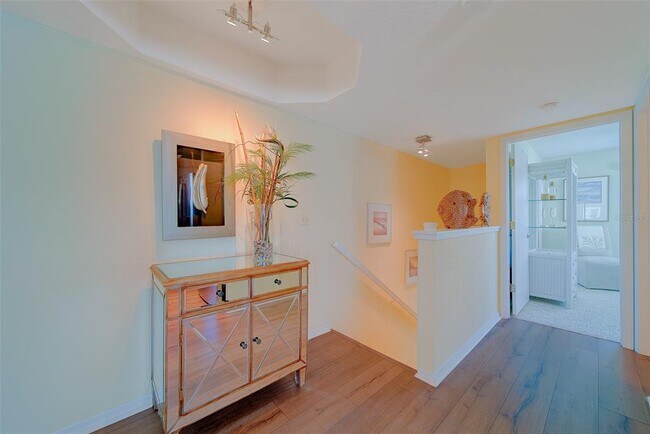 Building Photo - 911 Harbour House Dr