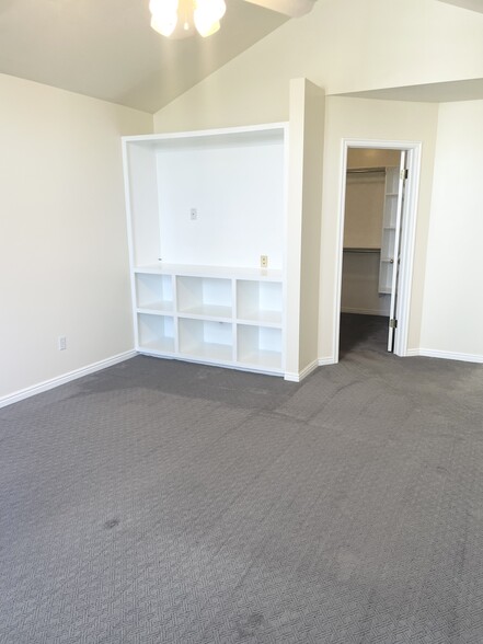 Master Bedroom - 562 Pheasant Way