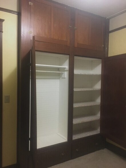 Office / BR Closet door Opened - 4940 Cedar St