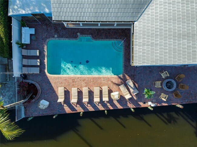 Building Photo - 474 Peninsula Dr