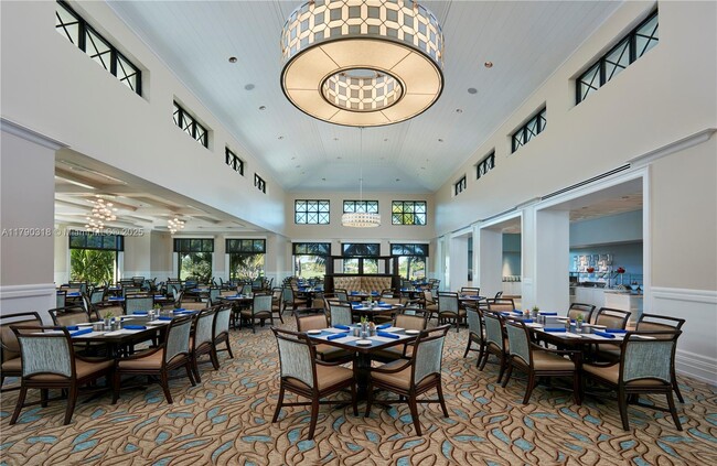 Building Photo - 8208 Heritage Club Dr