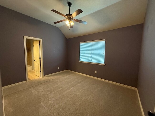 Building Photo - 2207 Canterbury Dr