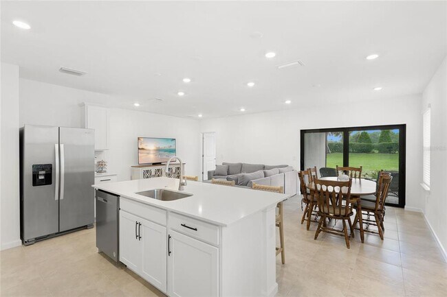 Building Photo - 6587 Silverstar Dr