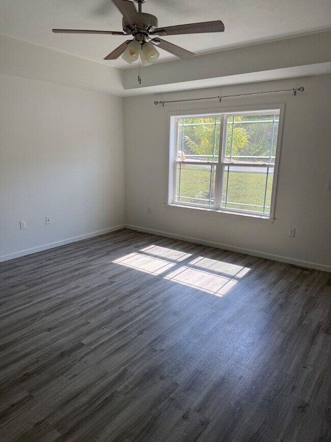 Building Photo - 204 Whispering Meadows Pkwy