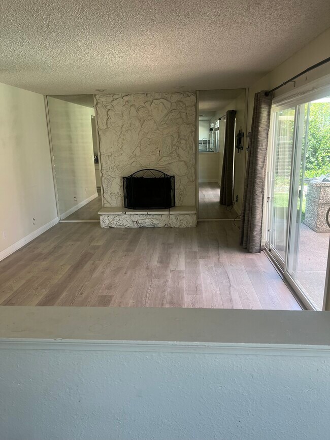 Building Photo - 8325 Garry Oak Dr