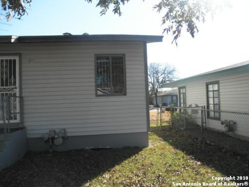 Building Photo - 215 Edna-