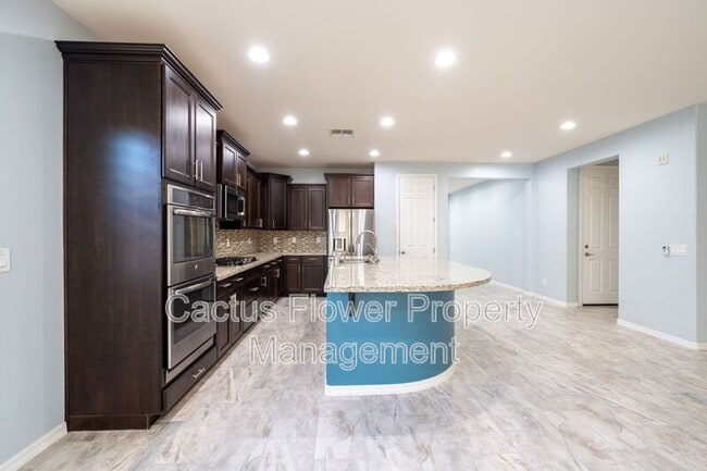 Building Photo - 3943 E Ficus Way