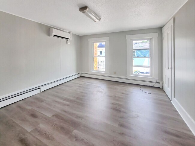 Building Photo - 151 Andover St