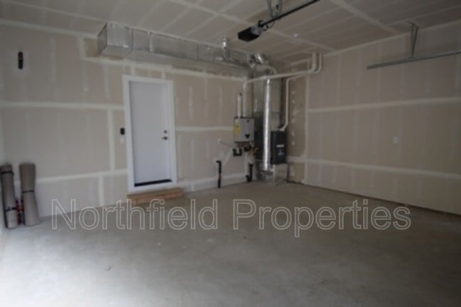 Building Photo - 4857 100th St NE