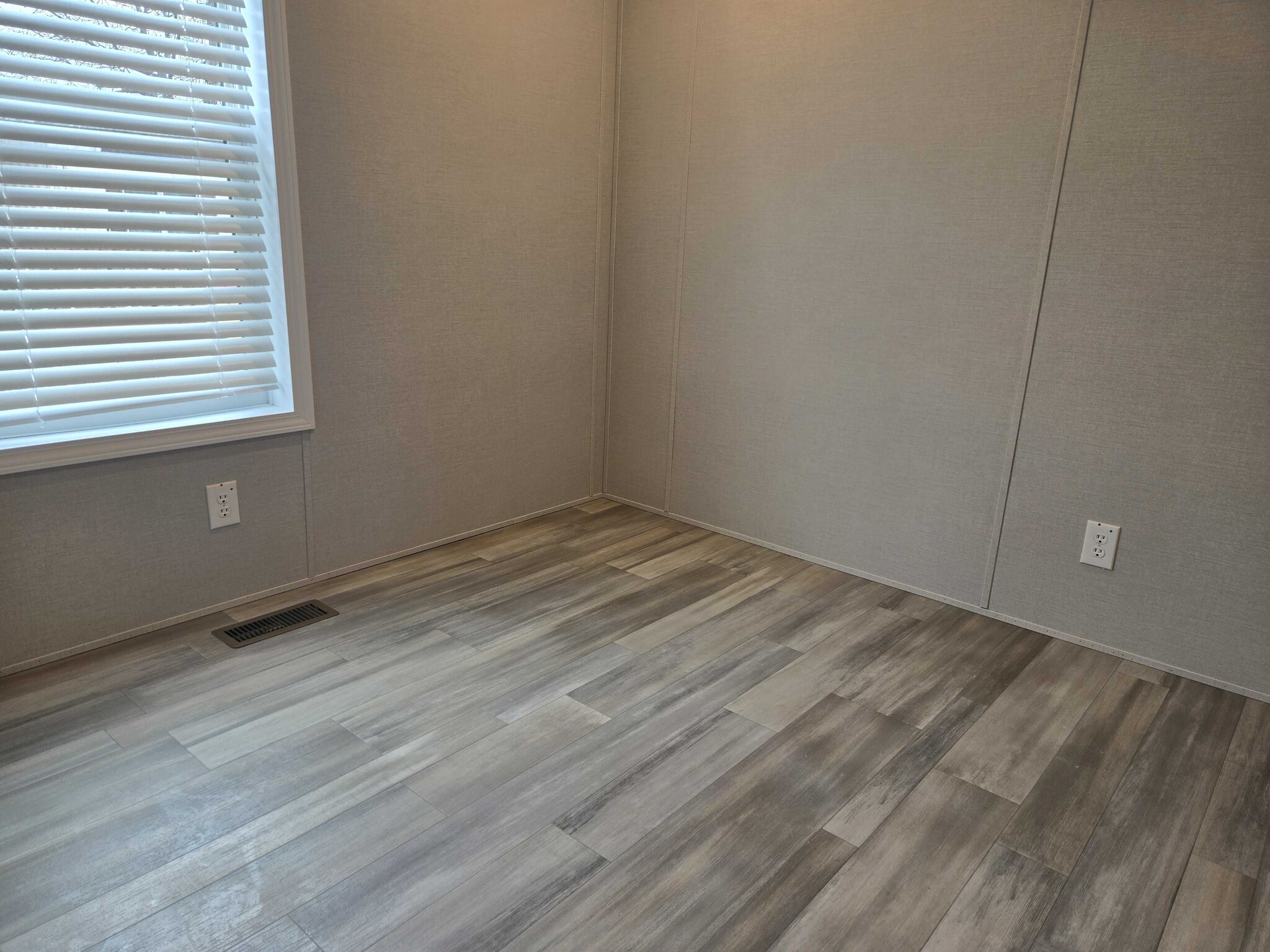 Building Photo - 52962 N Yorktown Ct