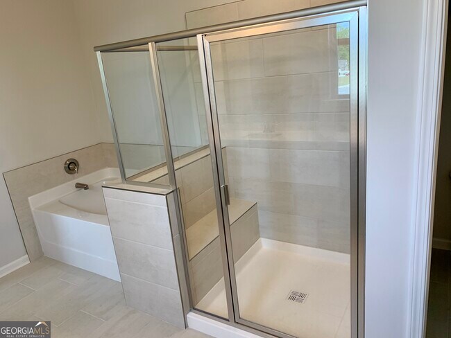 Building Photo - 600 Cunninghame Ct