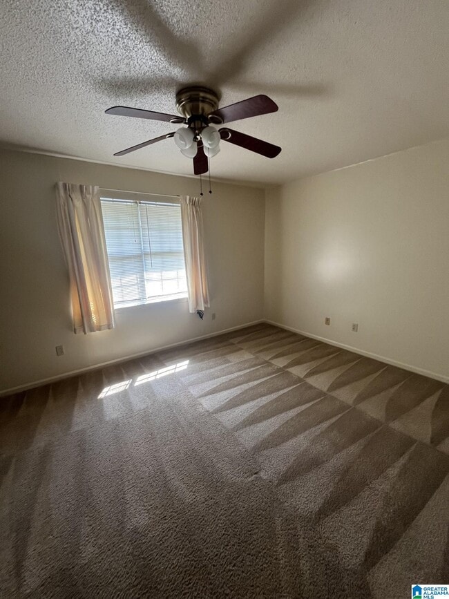 Building Photo - 2613 11th Ave S