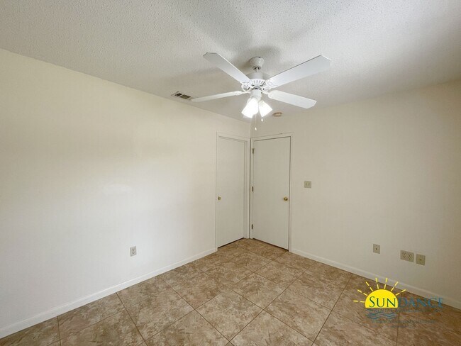 Building Photo - Charming 3-Bedroom plus Office located in between Hurlburt and Eglin AFB!