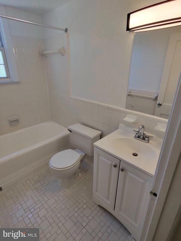 Building Photo - 4491 MacArthur Blvd NW