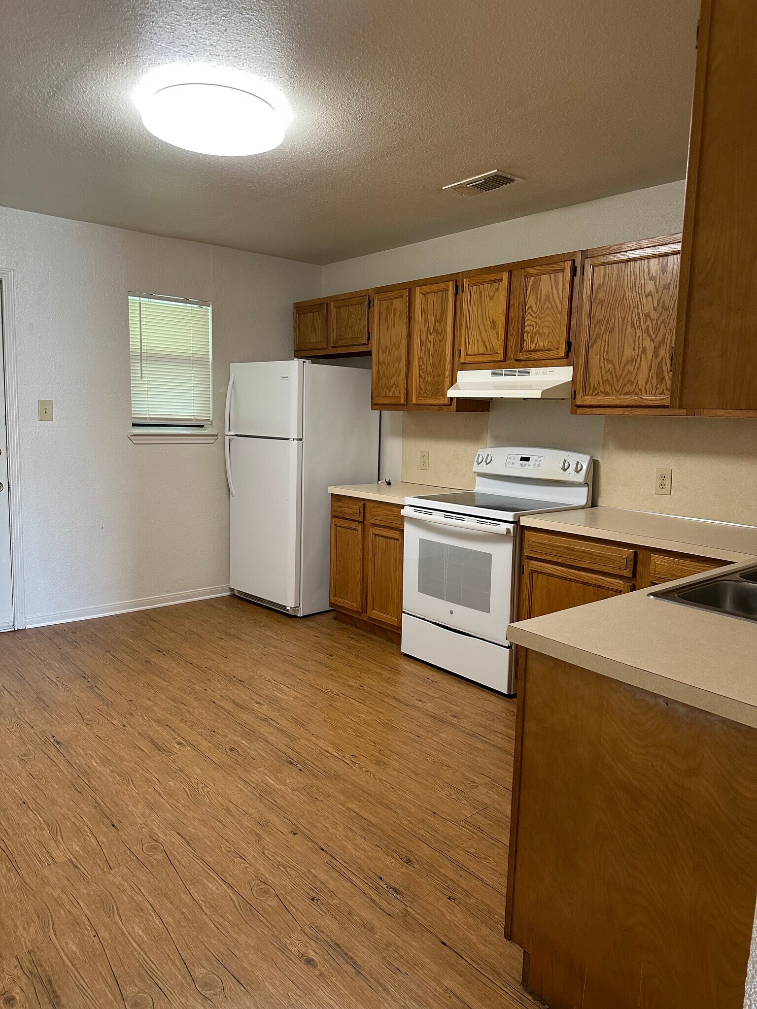 Building Photo - 1706 Aztec Trace