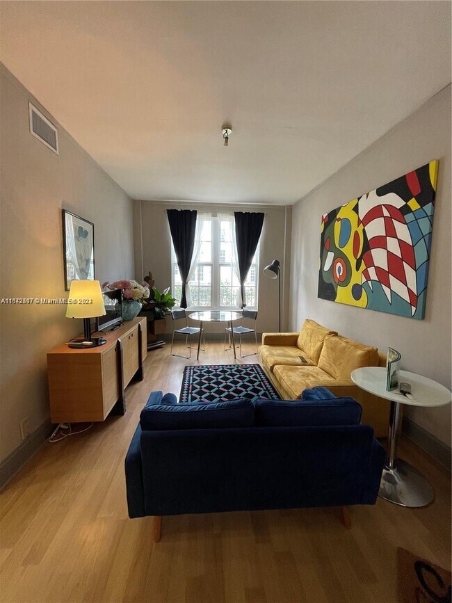 Building Photo - 3224 Biscayne Blvd