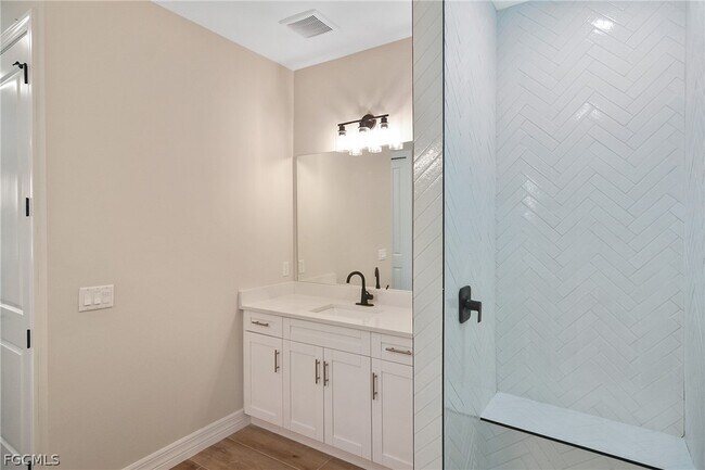 Building Photo - 1906 Northwest 28th Ave