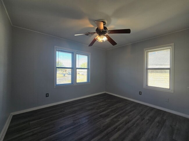 Building Photo - 2 bed, 1 bath in Shawnee, OK!