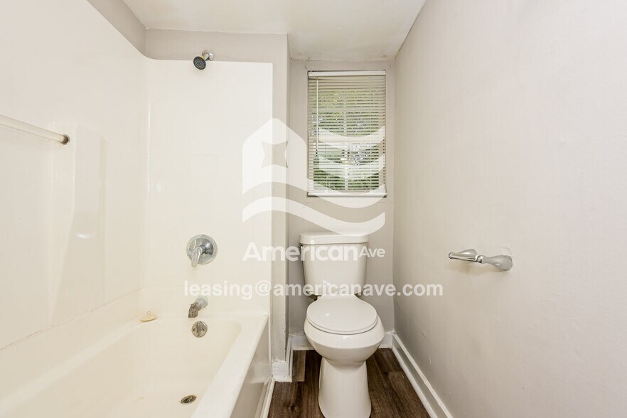 Building Photo - 214 Peachtree St