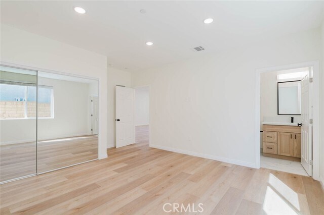 Building Photo - 1079 E Elmwood Ave