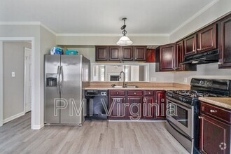 Building Photo - 1151 Hillock Crossing