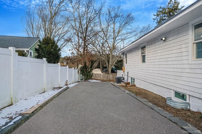 Building Photo - 46 Birch Ct