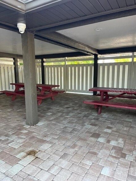 Building Photo - 3121 Beecher Dr E