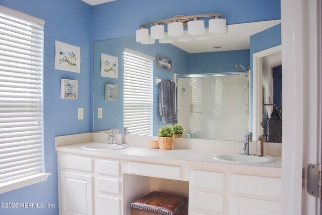 Building Photo - 7450 Scarlet Ibis Ln