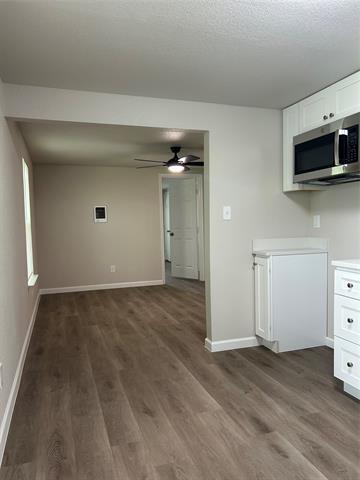 Building Photo - 407 N Justin Ave