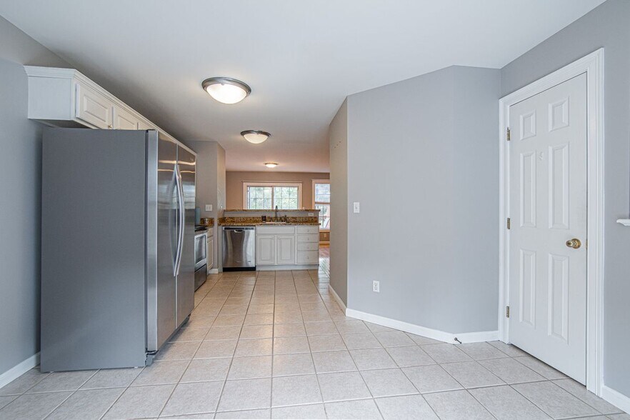 Building Photo - 157 Leeder Hill Dr