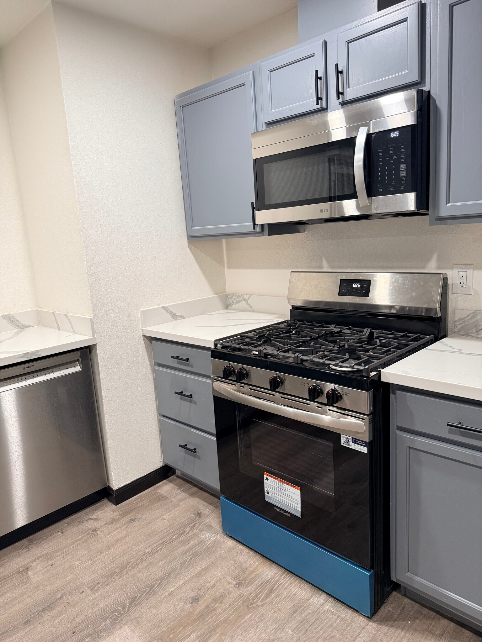 Building Photo - 6235 Dias Ave