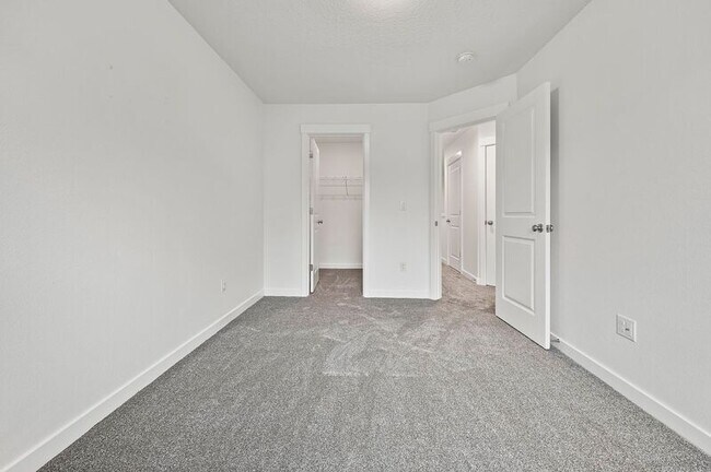 Building Photo - 18006 NE 47th Ave