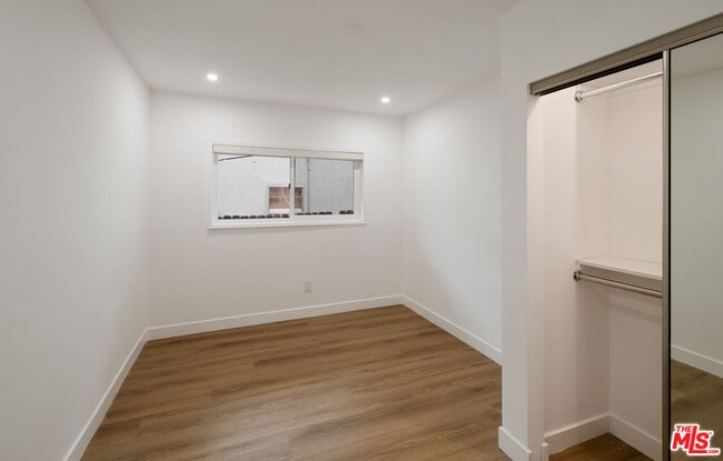 Building Photo - 5729 Carlton Way