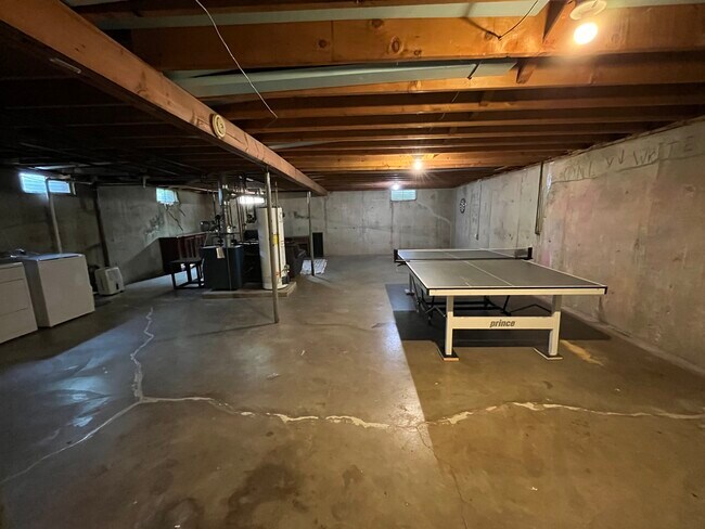 Building Photo - 6701 Bellefield Dr