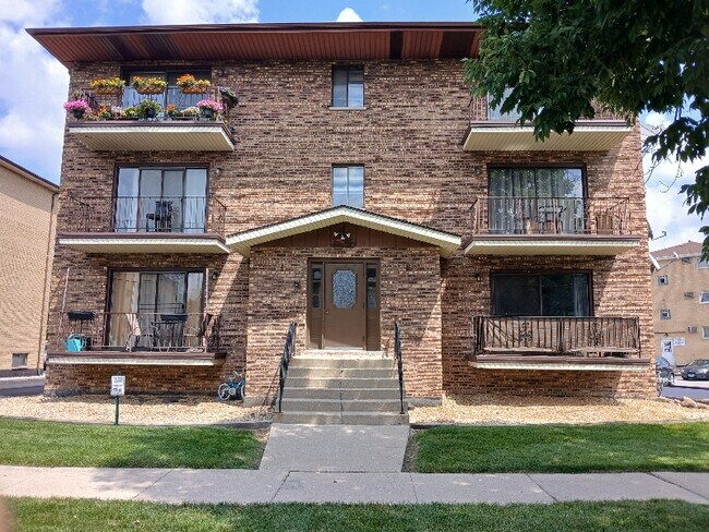 Building Photo - 5712 Ridgemont Ln