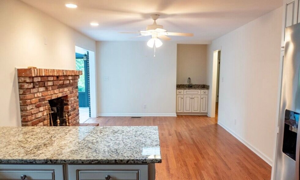 Building Photo - 504 Aumond Rd